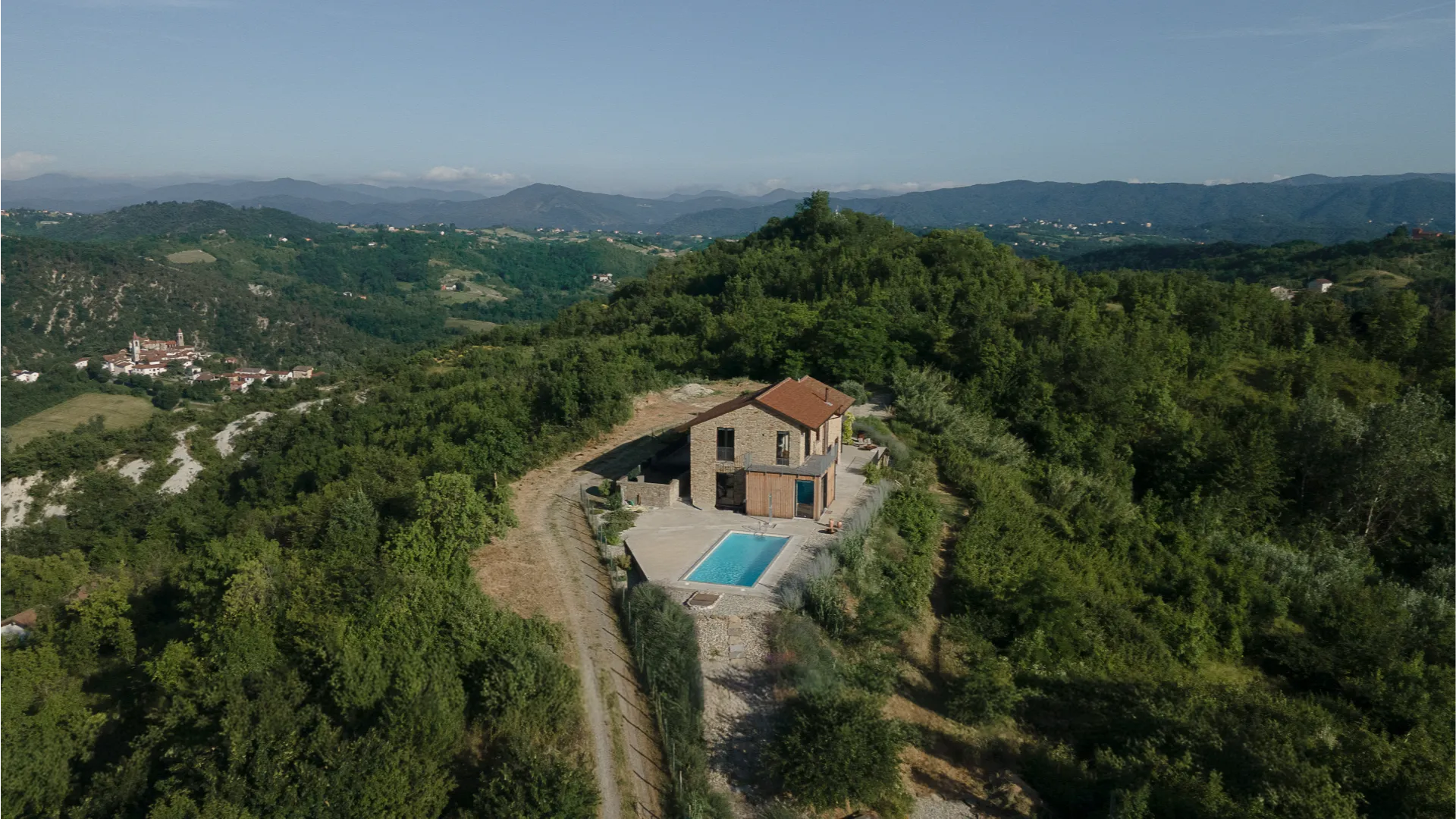La Casa di Aldo, on its hill