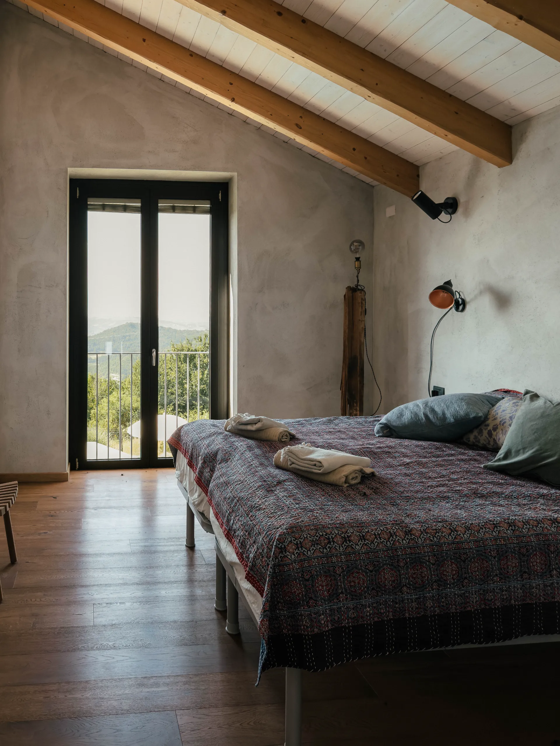 Bedroom under the beams